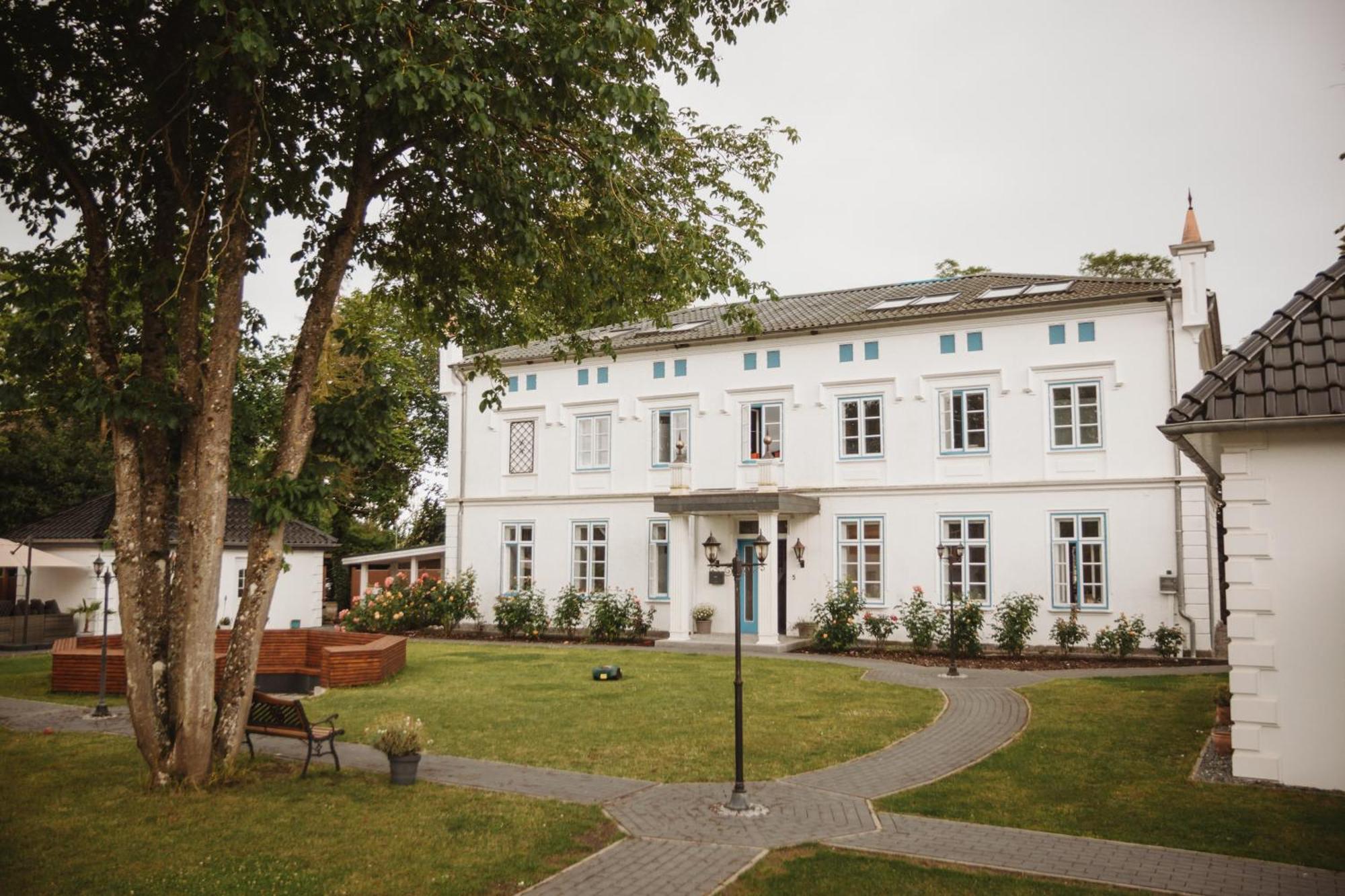 Herrenhaus-Henriettenhof Groemitz Exterior photo